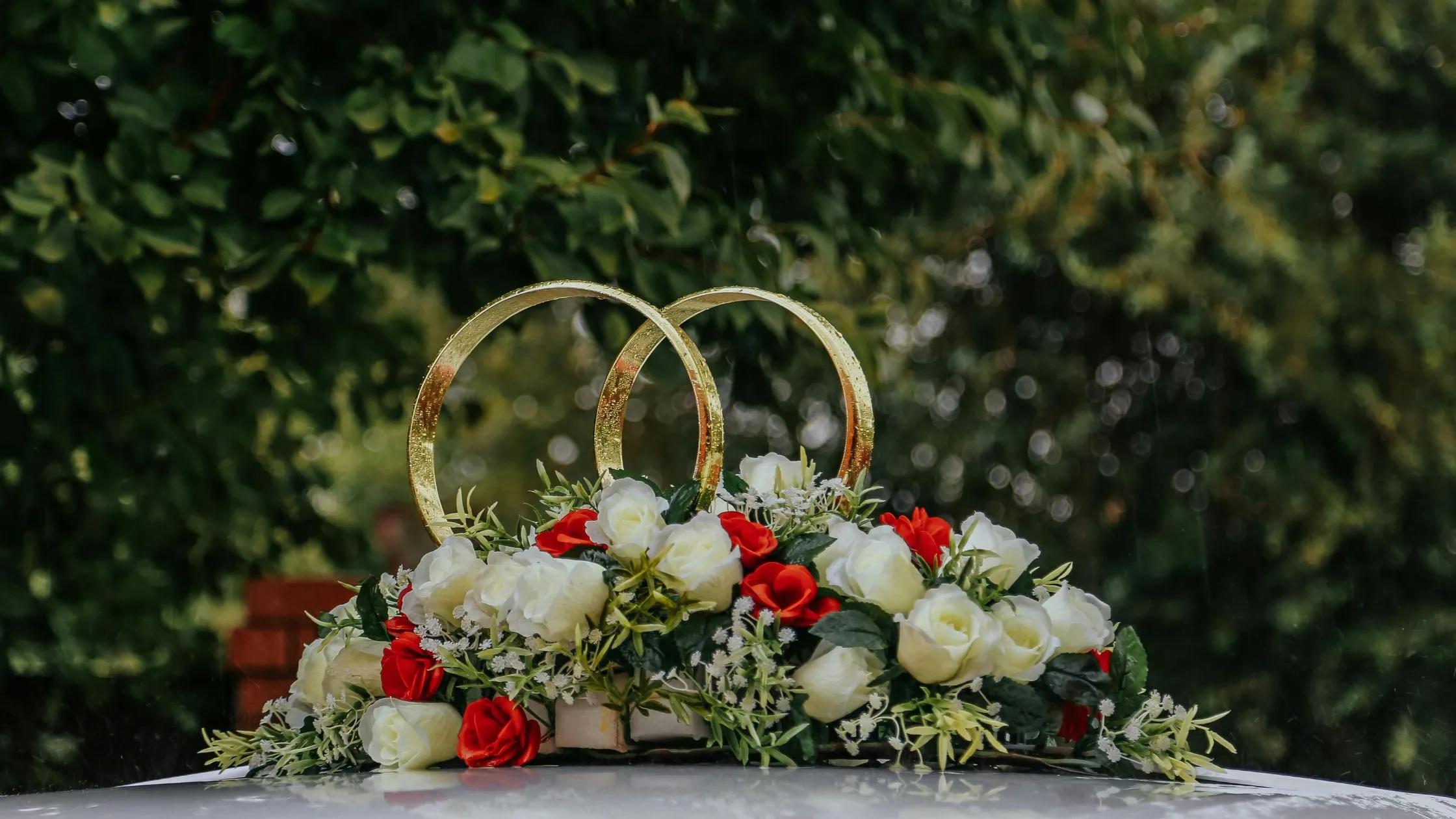 Crafting your dream day with wedding decor in Kelowna!